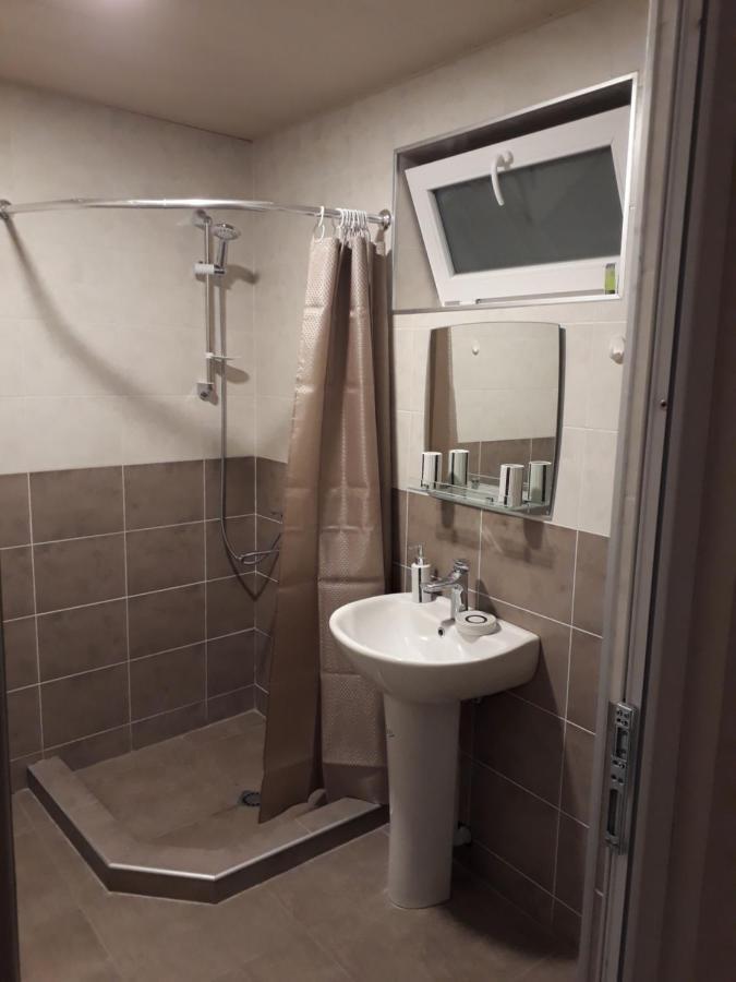 2 Bedroom Apartment In Chugureti Tbiliszi Kültér fotó