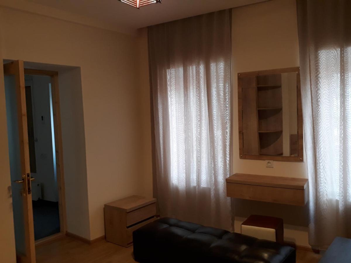 2 Bedroom Apartment In Chugureti Tbiliszi Kültér fotó